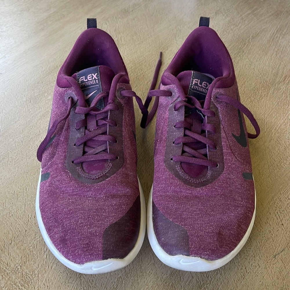 Nike flex experience 8 tennis shoes